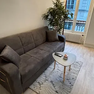 Situe Dans Le 9eme Arrondissement, A Deux Pas Du Sacre-coeur Appartement